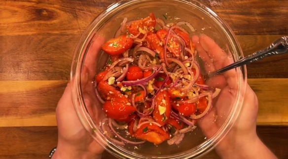 Tomato and Onion&nbsp;Salad